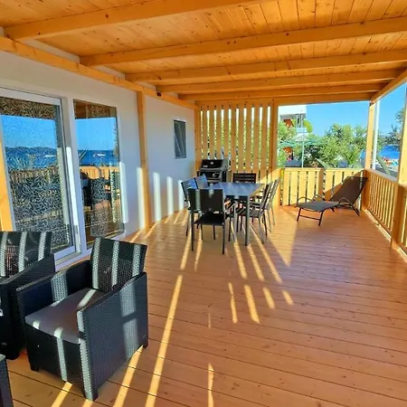 Janice بيت للعطل باكوشتاني