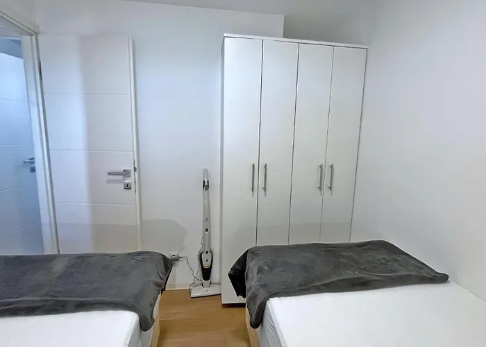 Janice * Пакоштане