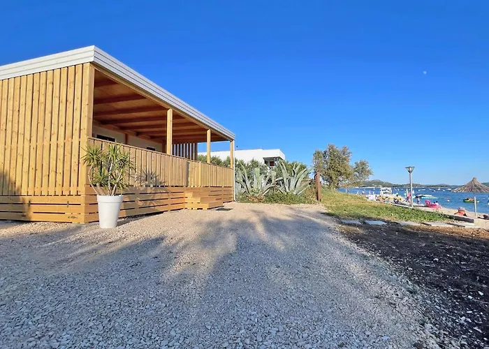 Janice * Пакоштане